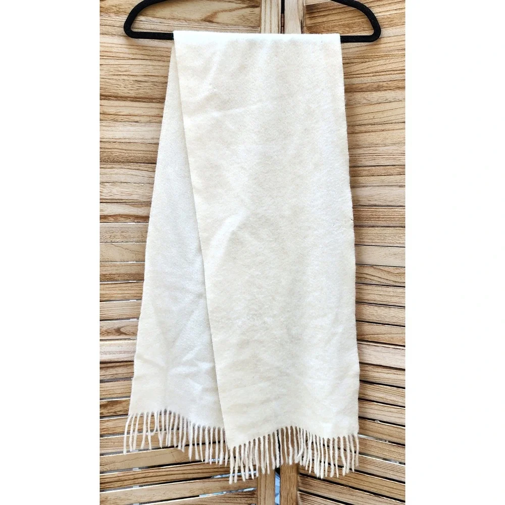 Nordstrom Cream 100% Cashmere Scarf Fringe Made in Scotland Minimalist Luxury